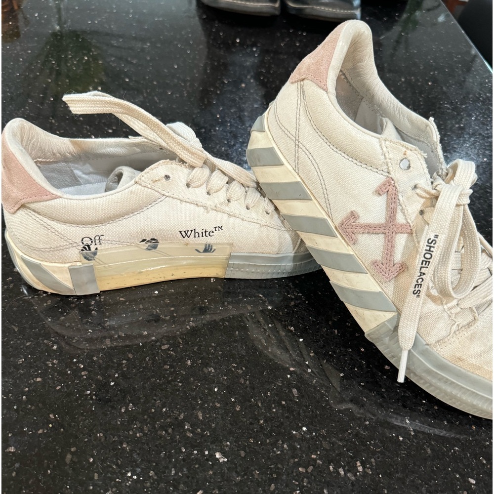 Off-white white sneaker tennis shoes with pink arrow logo